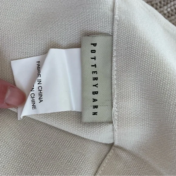 Pottery Barn Outdoor Grommet Ridea, 50 x 96 inches/ 127 x 243 cm. Never used. - Picture 9 of 10